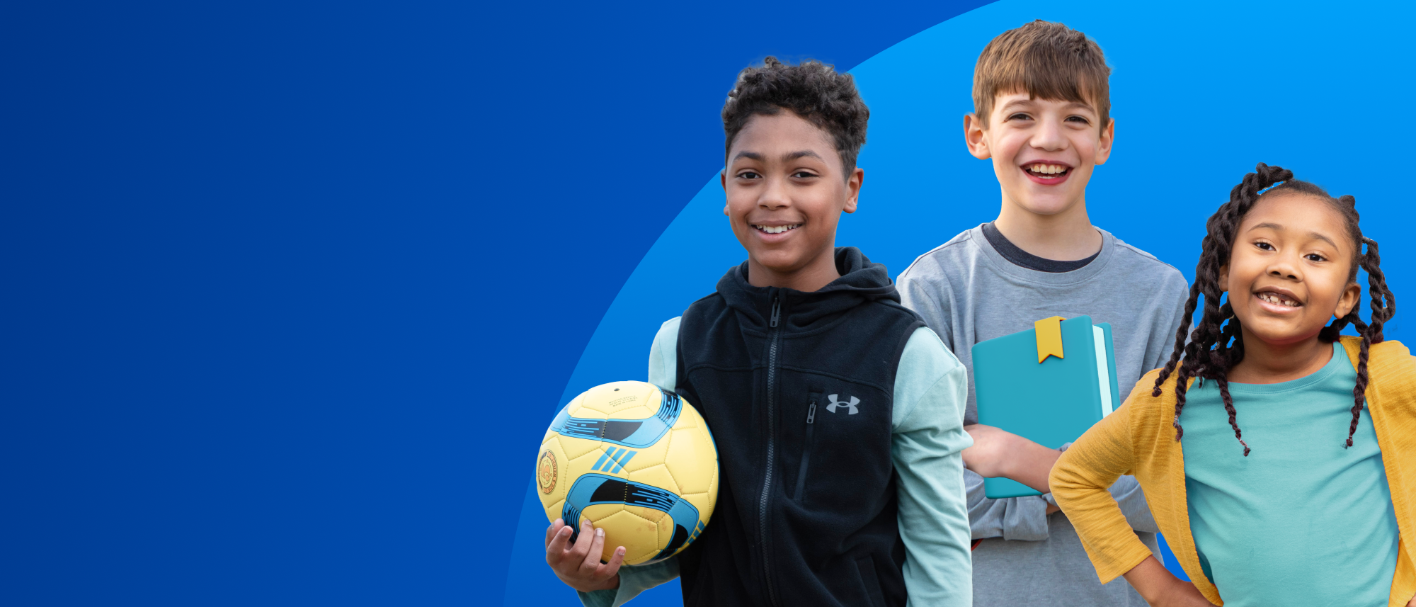 niños con balón de fútbol y libro