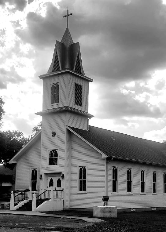 Foto de una iglesia en blanco y negro